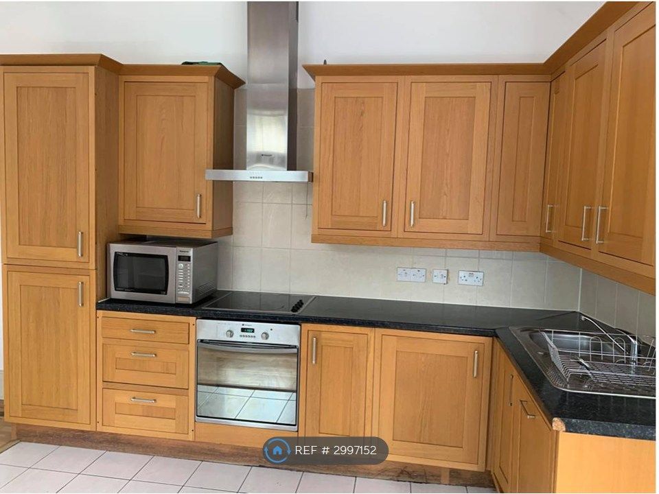 Property photo 3 of 4