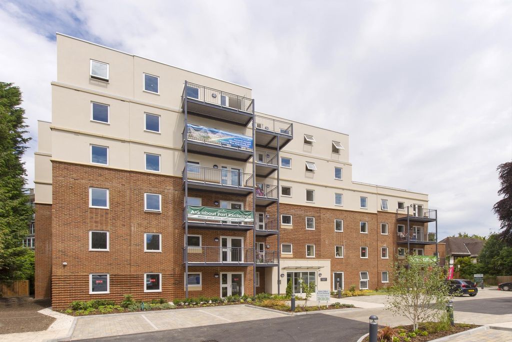 Property photo 2 of 4 Clarendon House