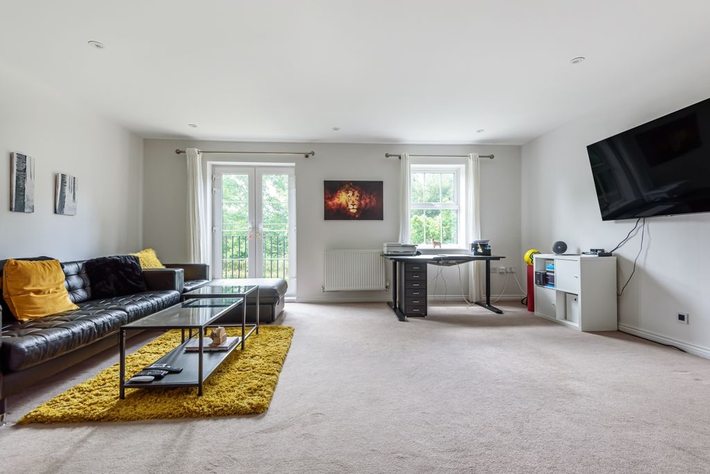 Property photo 3 of 12 Whitehill Place