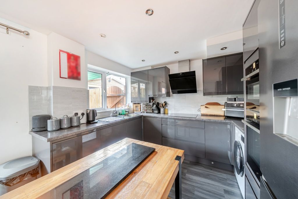 Property photo 2 of 17 Picture No. 07