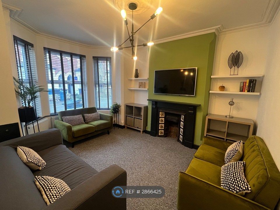 Property photo 2 of 11