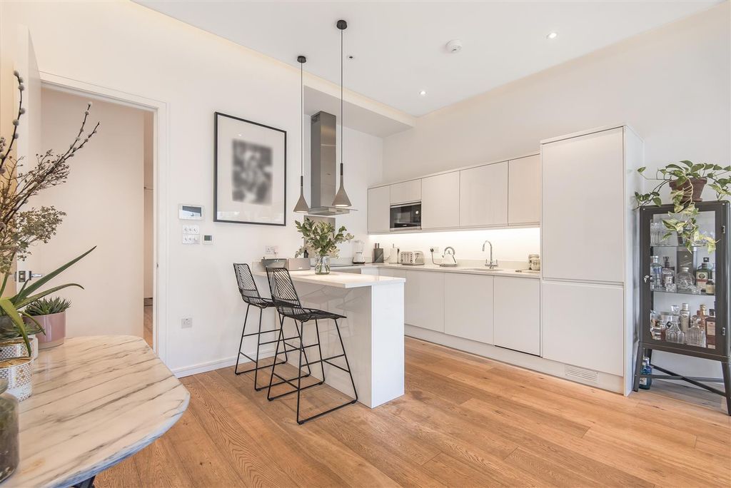 Property photo 3 of 8 Property Photo