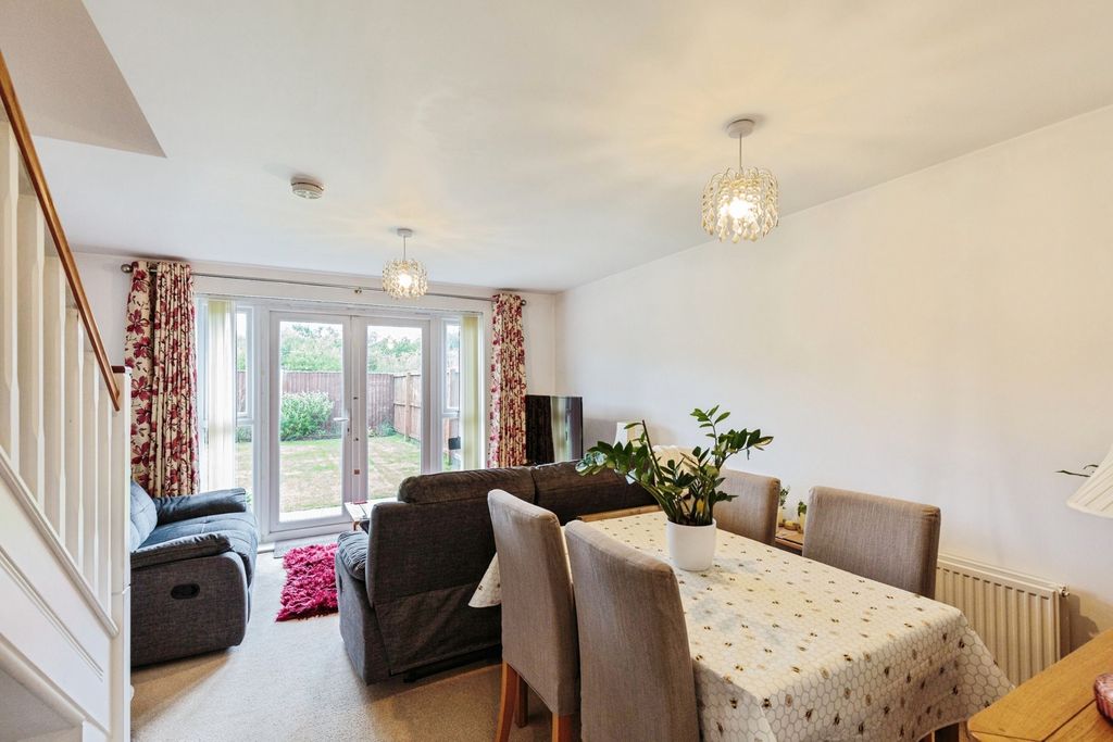 Property photo 3 of 9 Pbox-Img.Jpg