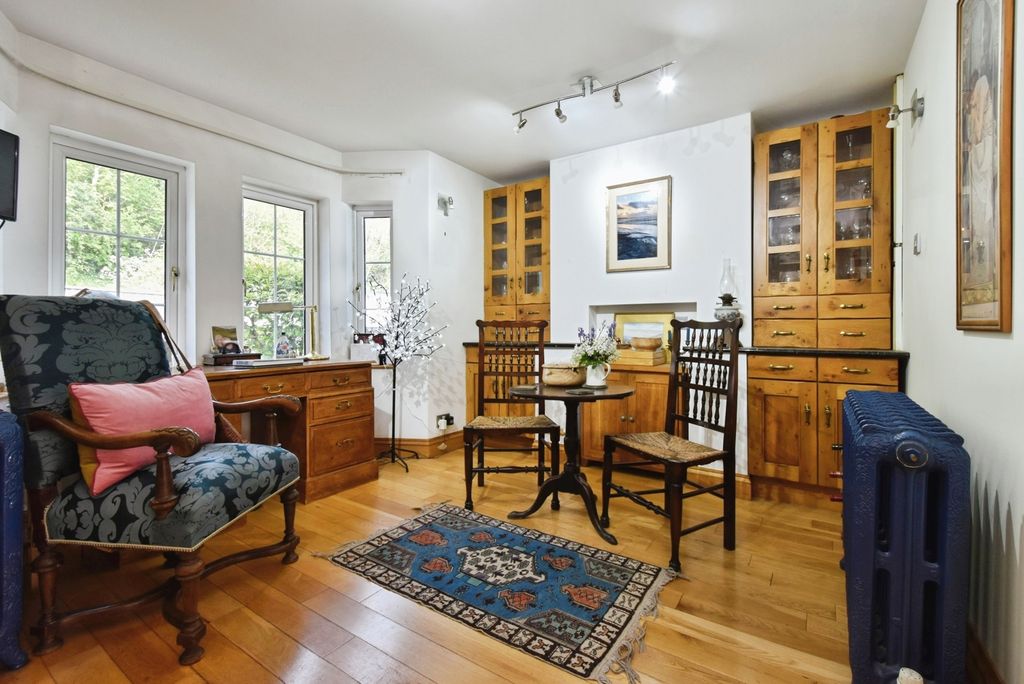 Property photo 2 of 44 Photo