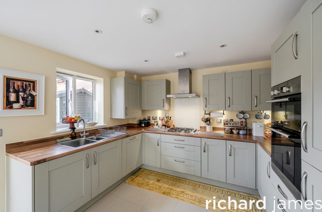 Property photo 2 of 19 5De18F033Ae444Dd99Bdd9A5Df6Ab09B
