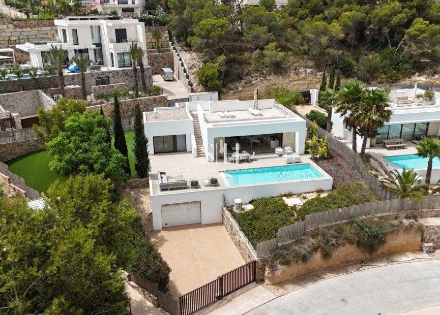 Property photo 1 of 50