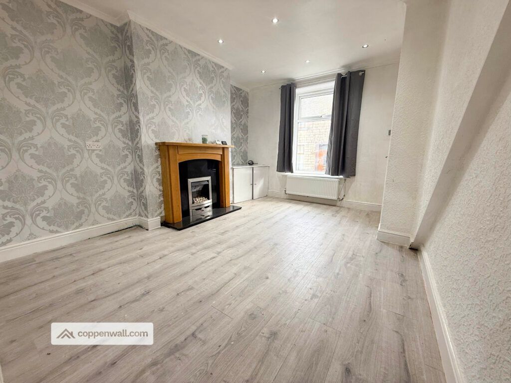 Property photo 2 of 28