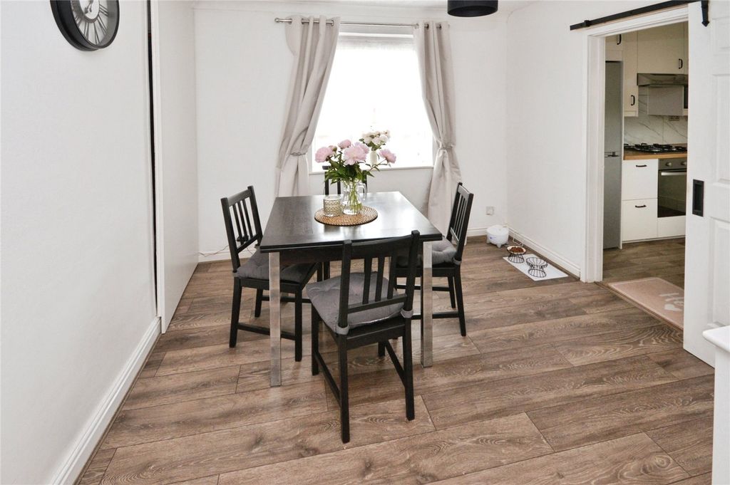 Property photo 3 of 11 Picture No. 06