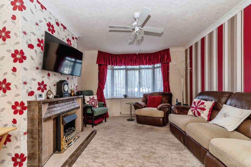 Property photo 2 of 16 Pbox-Img.Jpg