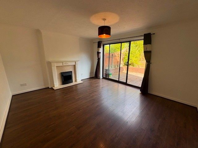 Property photo 3 of 14 Living Room