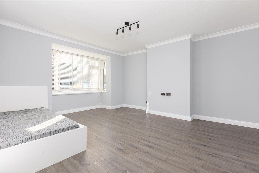 Property photo 2 of 17 Living Room