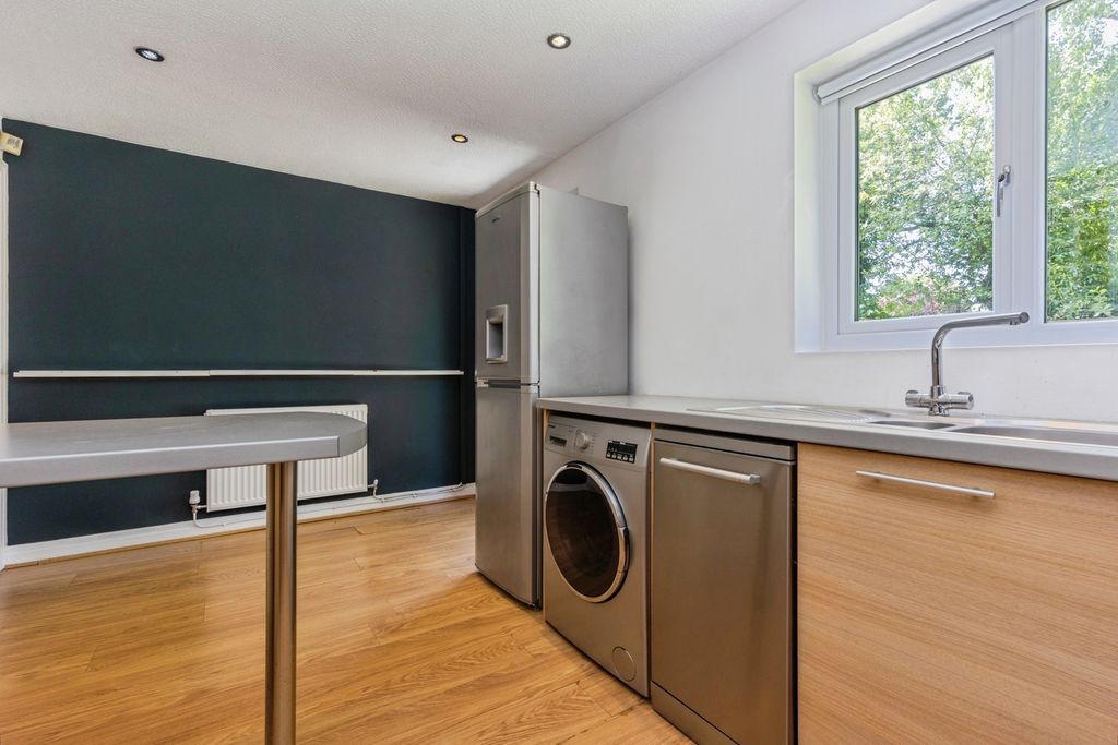 Property photo 3 of 25 Pbox-Img.Jpg
