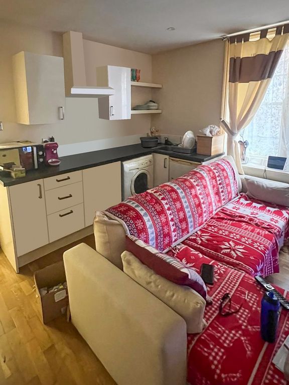 Property photo 2 of 8 Photo 2