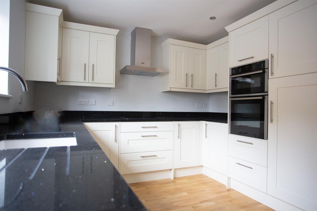 Property photo 2 of 22 Derb6932.Jpg