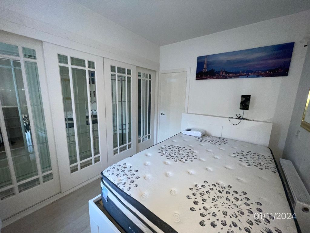 Property photo 3 of 8 Bedroom