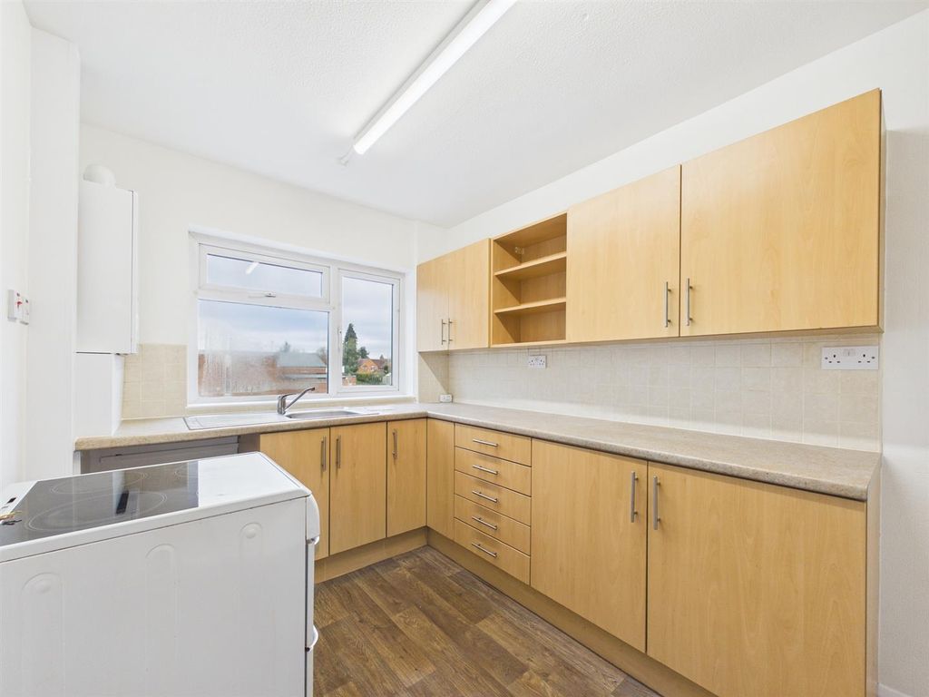 Property photo 1 of 8 Kitchen.Jpg