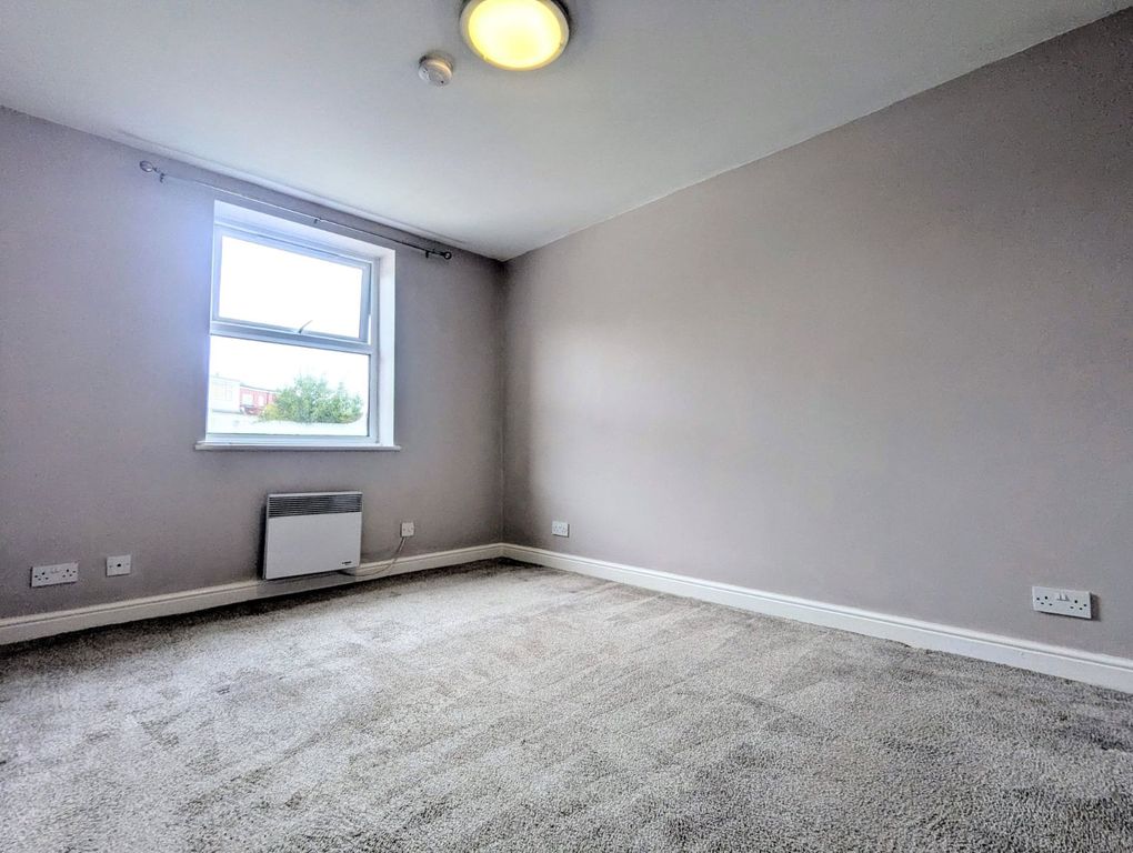 Property photo 2 of 7 Bedroom