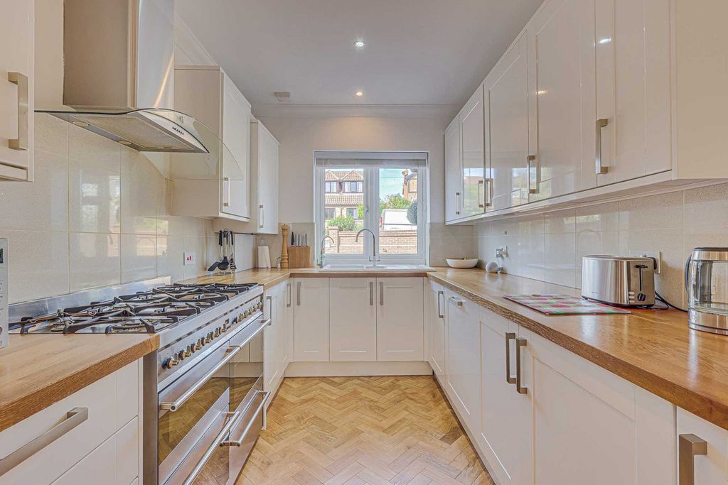 Property photo 2 of 49