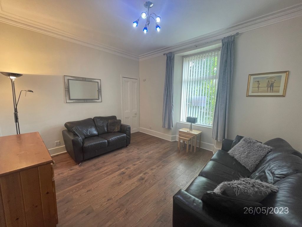 Property photo 1 of 8 Lounge