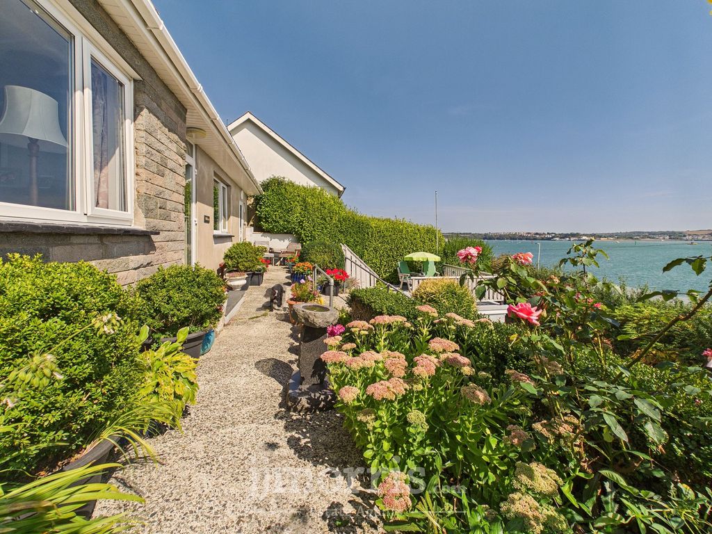 Property photo 1 of 44