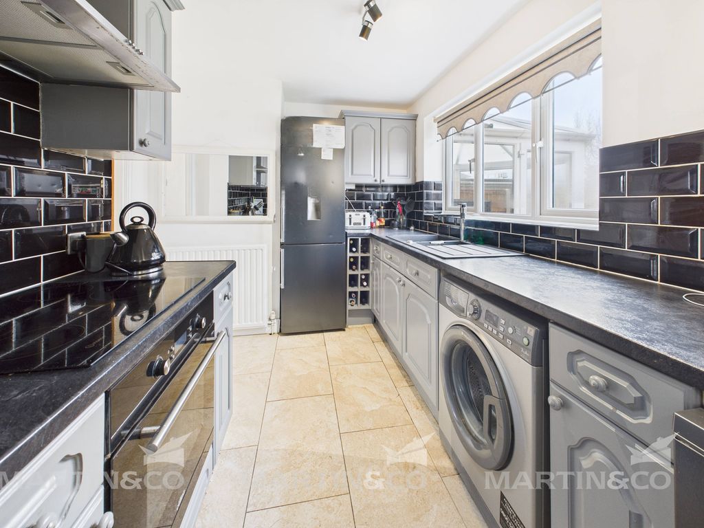 Property photo 2 of 18 Cam02406G0-Pr0562-Still003