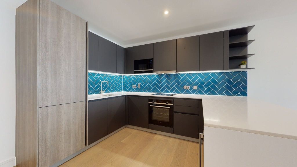 Property photo 2 of 33 Kitchen