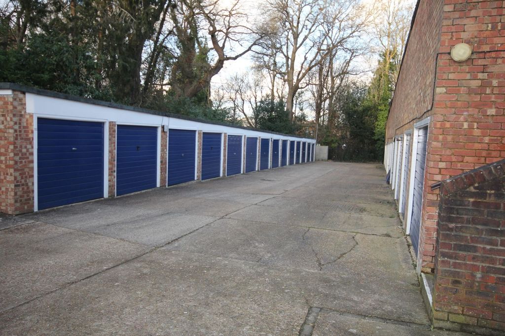 Property photo 3 of 4