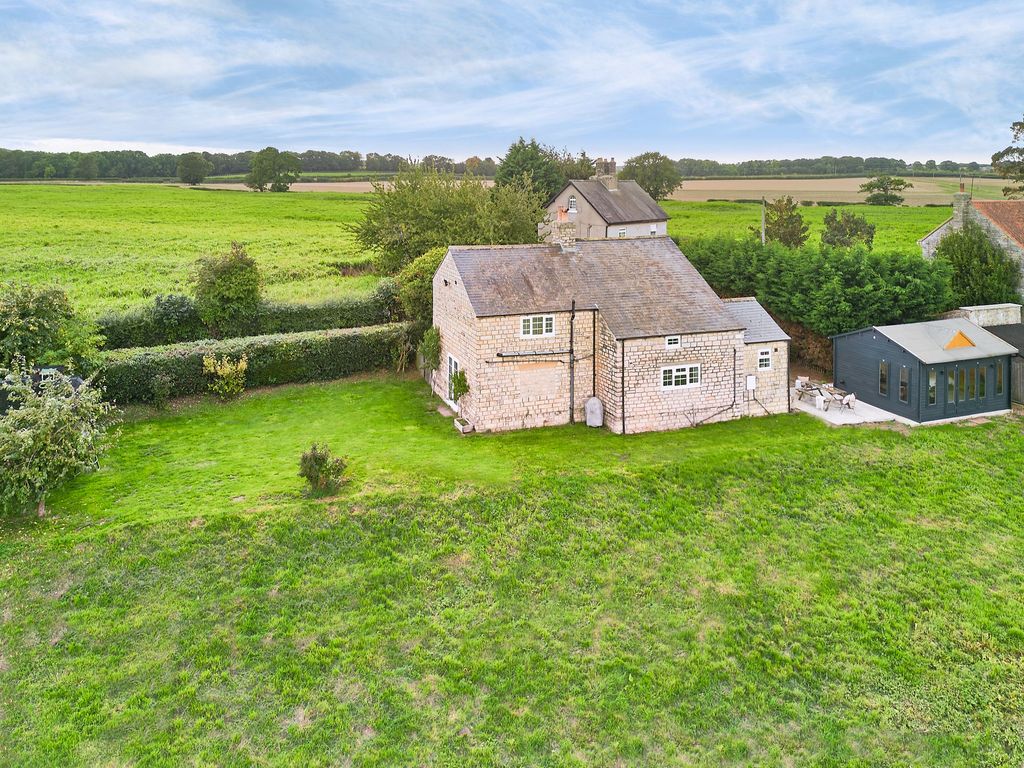 Property photo 2 of 41