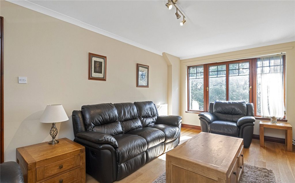 Property photo 2 of 27 Picture No. 37