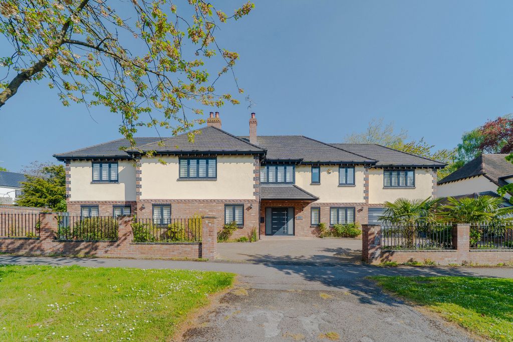 Property photo 1 of 48