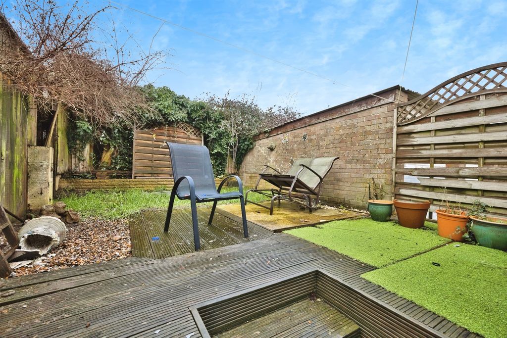 Property photo 2 of 19