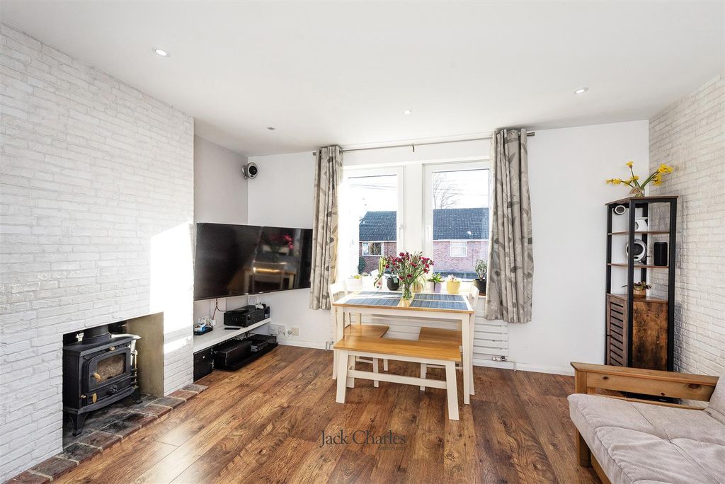 Property photo 3 of 14 16A Uridge Rd, Tn10 3Ea 002.Jpg