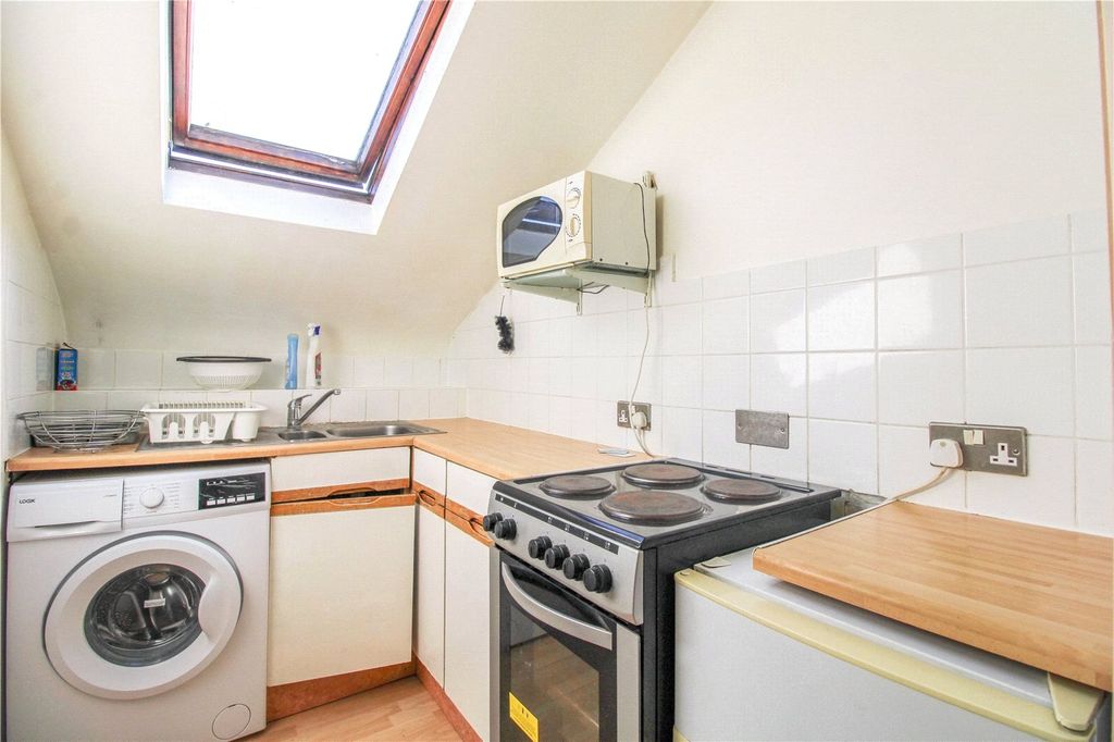 Property photo 3 of 6 Picture No. 05