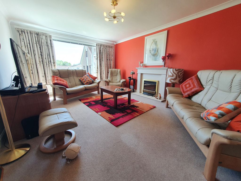 Property photo 2 of 27
