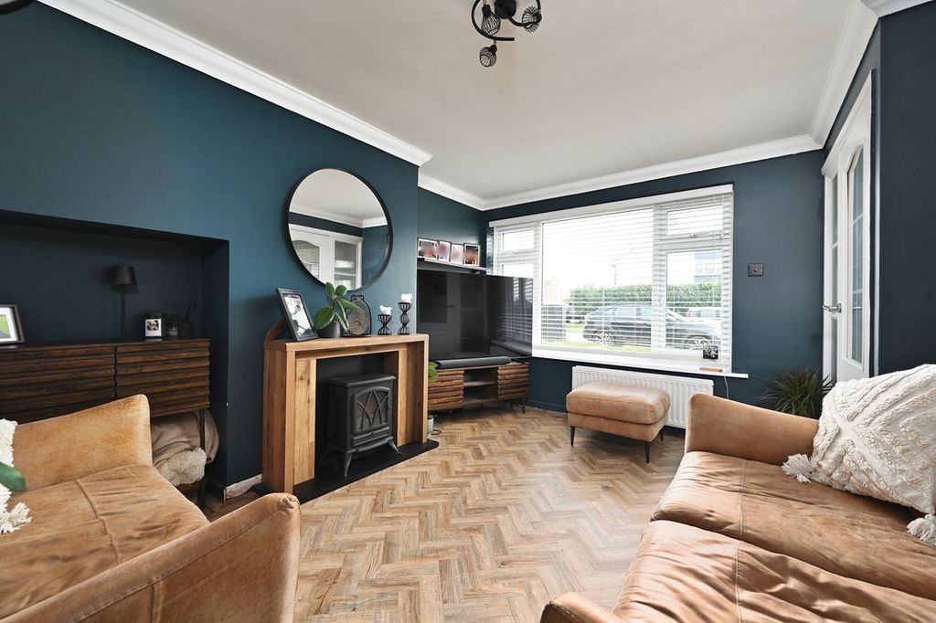 Property photo 2 of 19 Picture No. 18