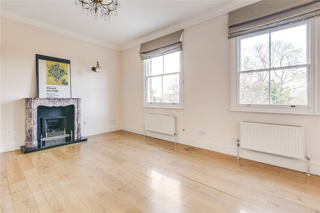 Property photo 3 of 8