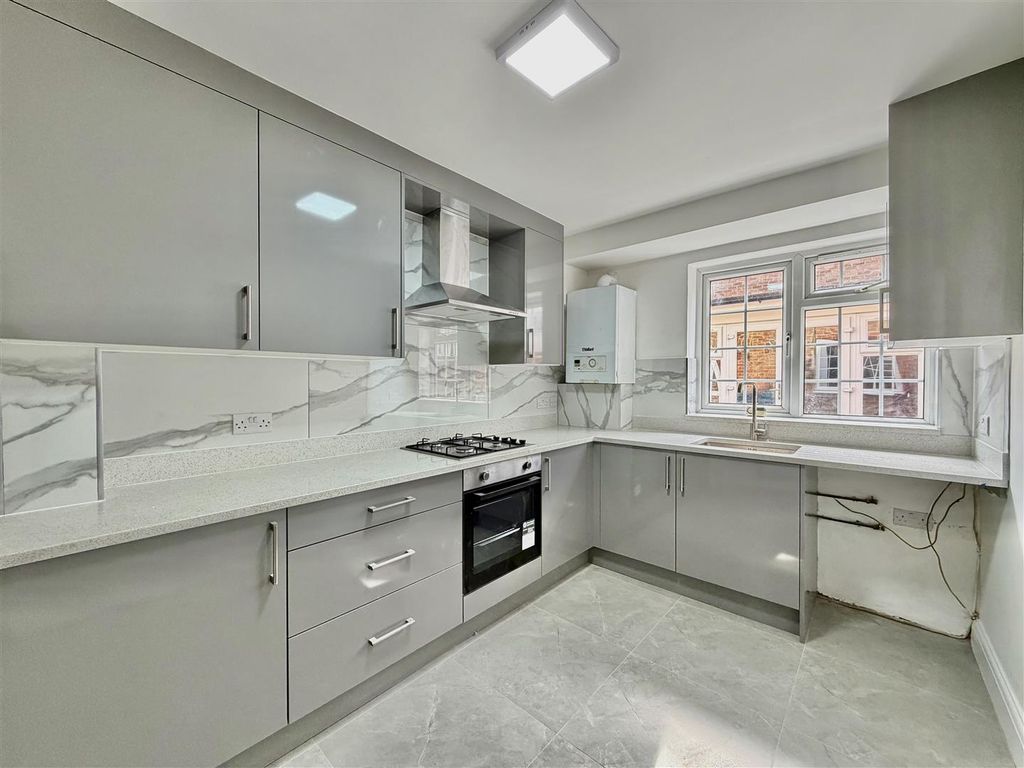 Property photo 1 of 9 Kitchen