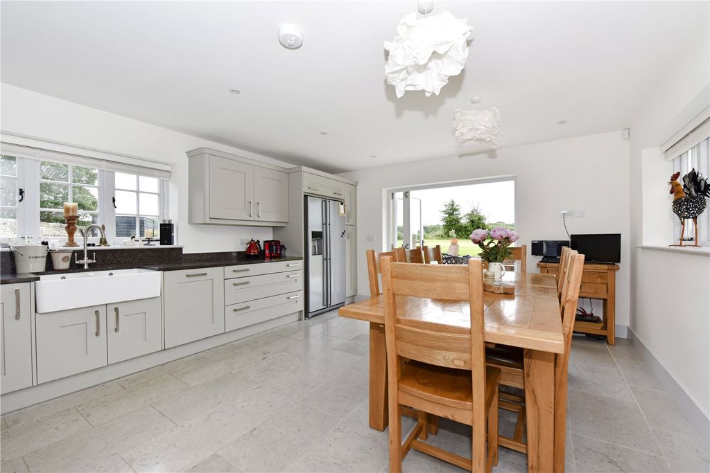 Property photo 3 of 27 Picture No. 06