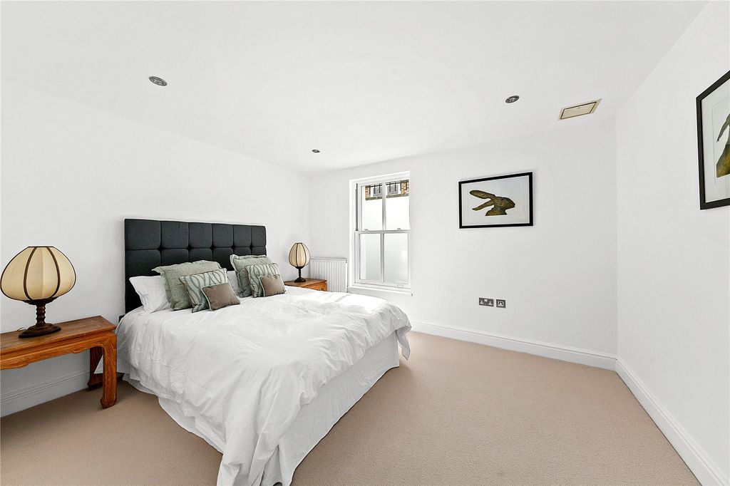 Property photo 2 of 17 Picture No. 15
