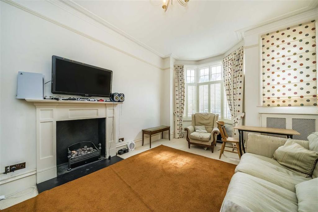 Property photo 3 of 12
