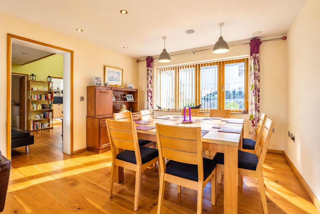 Property photo 3 of 24 Dining Room