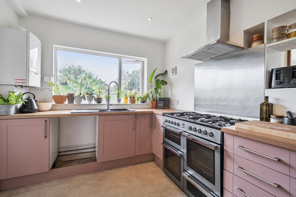Property photo 3 of 22 1482061-16-6A42Aaed9ee41