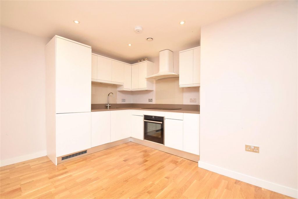 Property photo 2 of 8 Picture No. 04