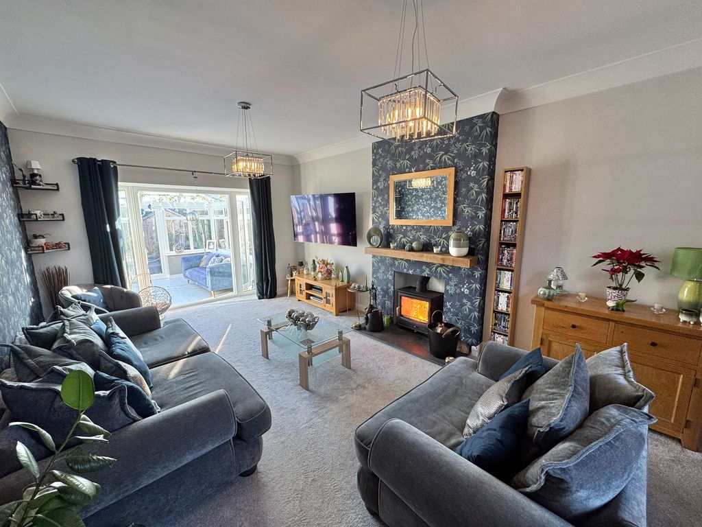 Property photo 2 of 21