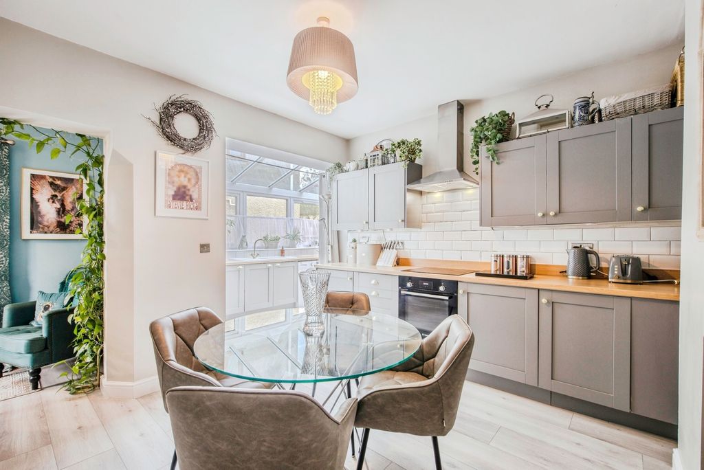 Property photo 2 of 16 Photo