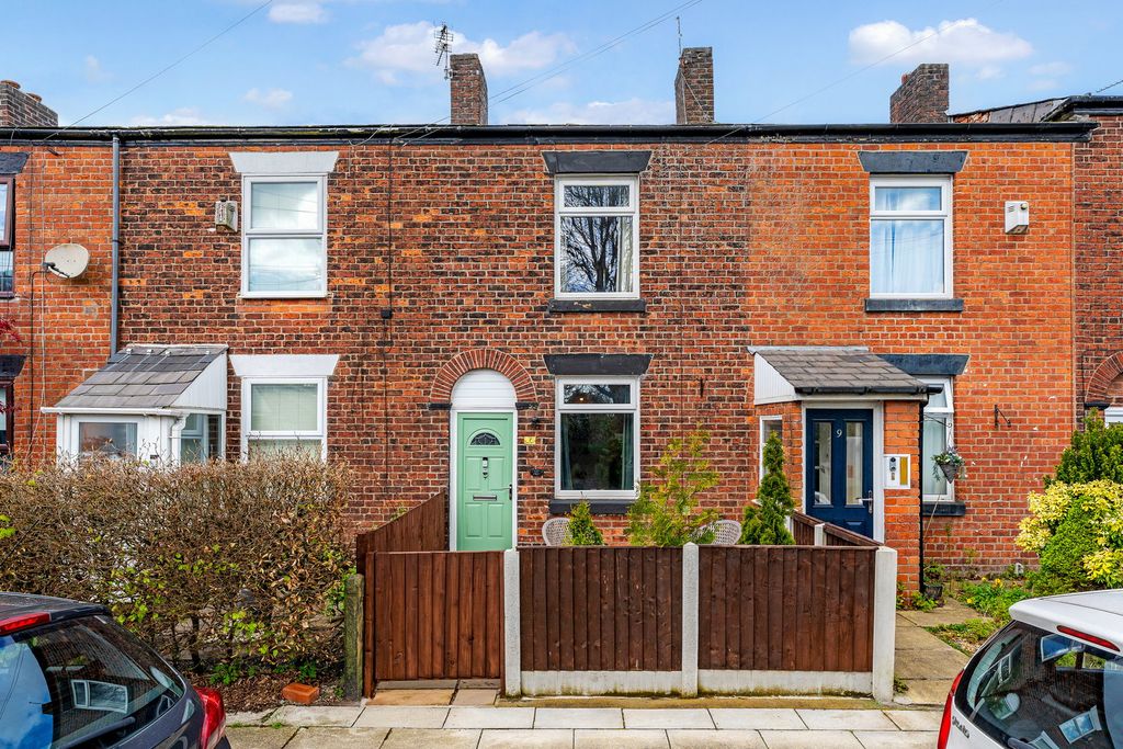 Property photo 2 of 27