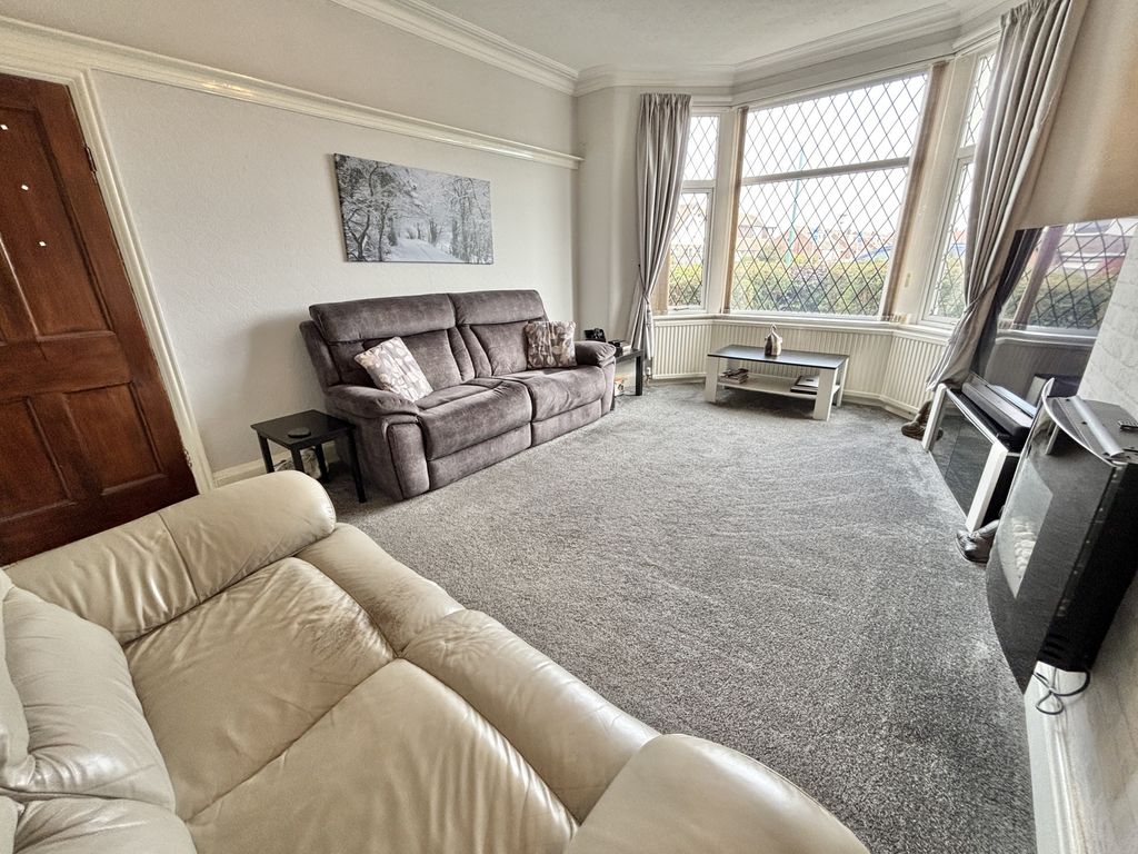 Property photo 3 of 32