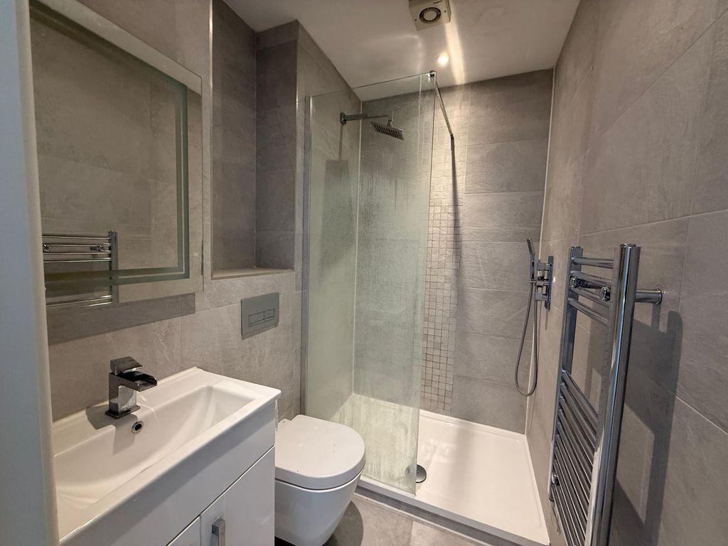 Property photo 3 of 5 Bathroom