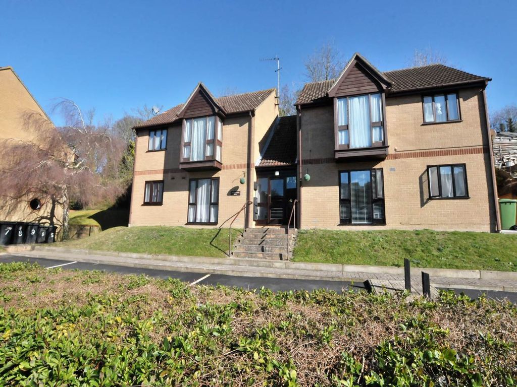 Property photo 1 of 5 Front