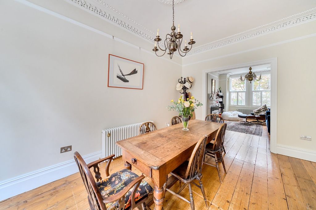 Property photo 3 of 29 Picture No. 21